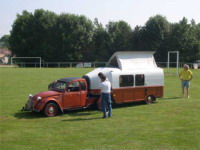 Citroen 2CV caravane